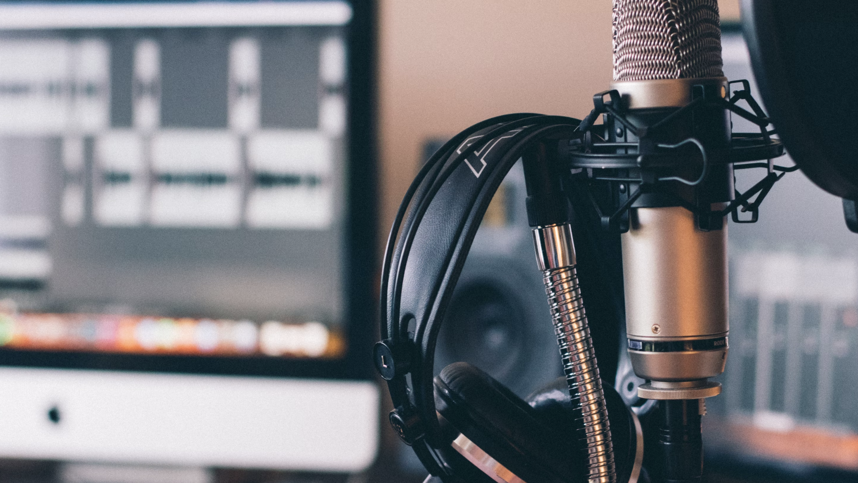 What Is Podcast Transcription? How Transcripts Amplify Your Podcast’s Reach